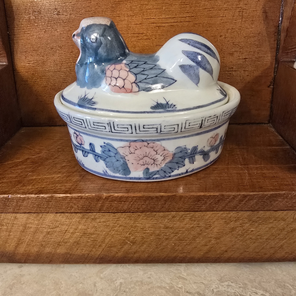 Vintage 1950s Ceramic Hen On A Nest